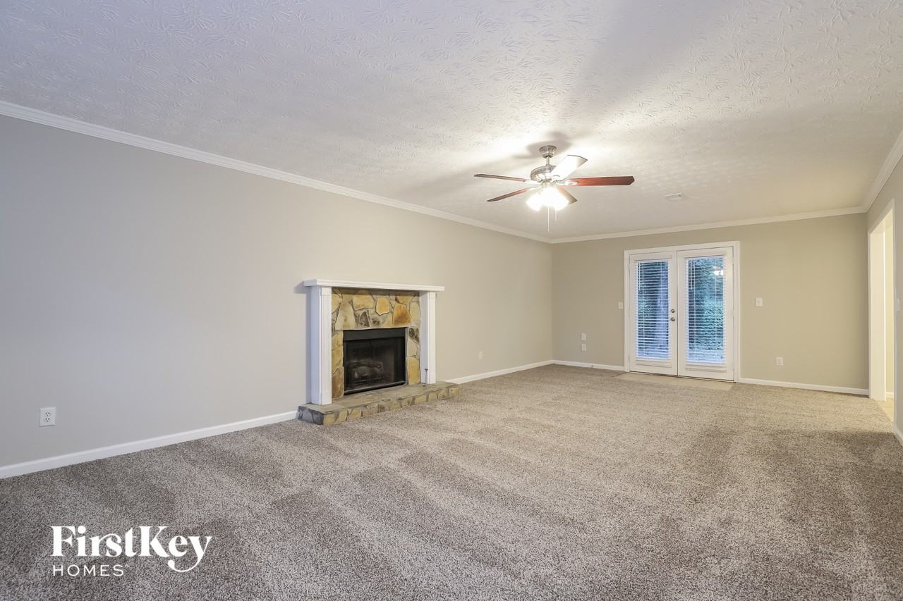 3585 Chastain Ct - Photo 3 of 15