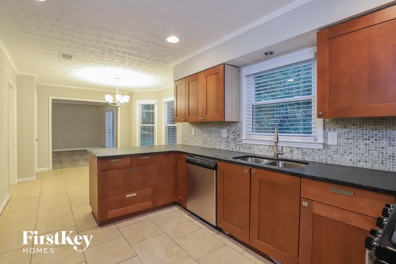3585 Chastain Ct - Photo 6 of 15