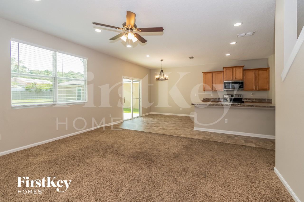 8058 Brothers Walk Ln - Photo 3 of 17