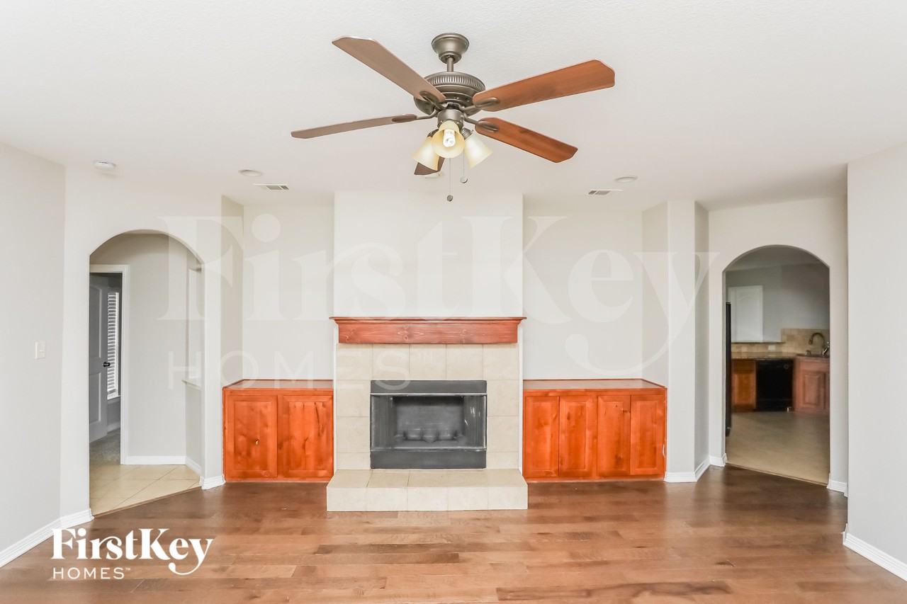 104 Abbey Rd - Photo 3 of 15