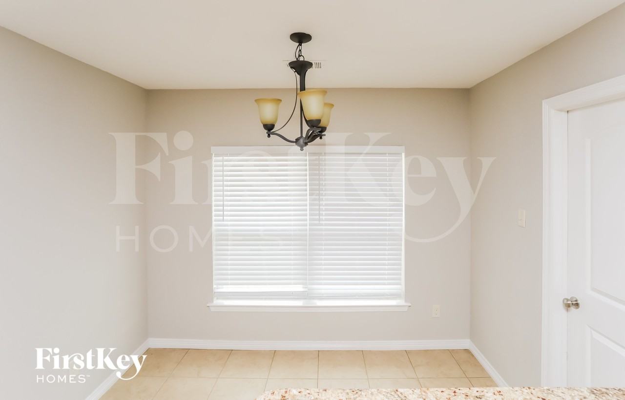 104 Abbey Rd - Photo 4 of 15