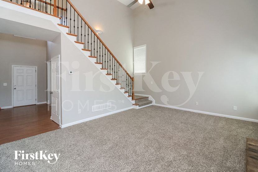 166 Crestview Dr - Photo 3 of 15