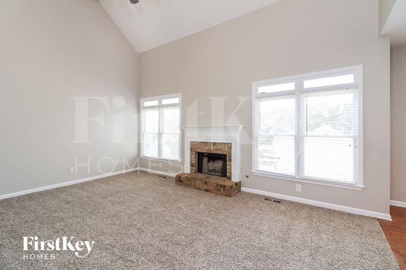 166 Crestview Dr - Photo 4 of 15