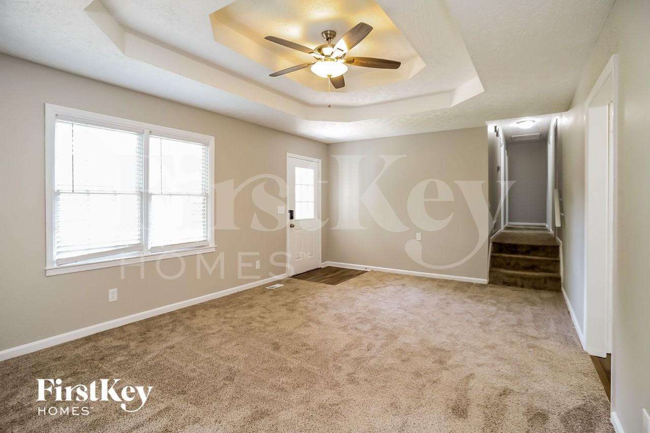 127 Mcwhirter Pl - Photo 2 of 15
