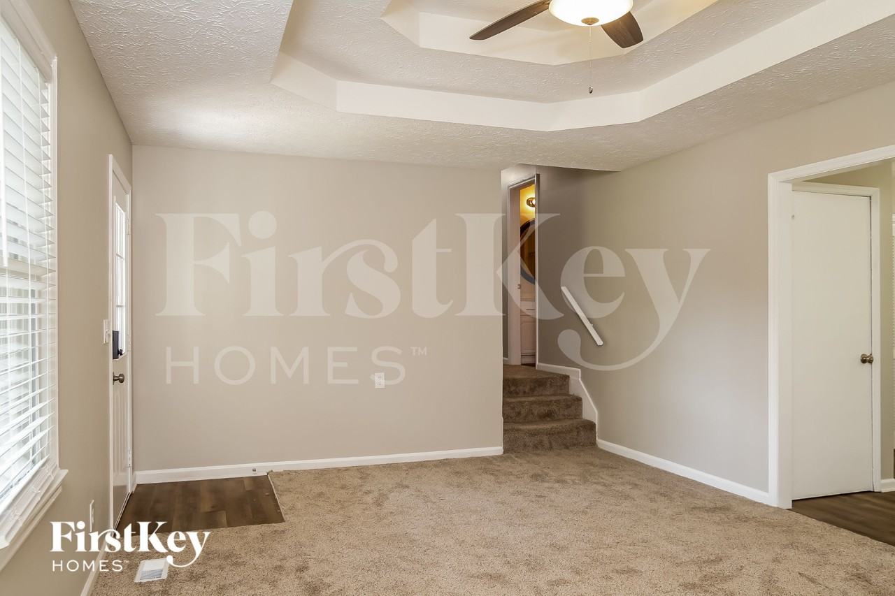 127 Mcwhirter Pl - Photo 3 of 15