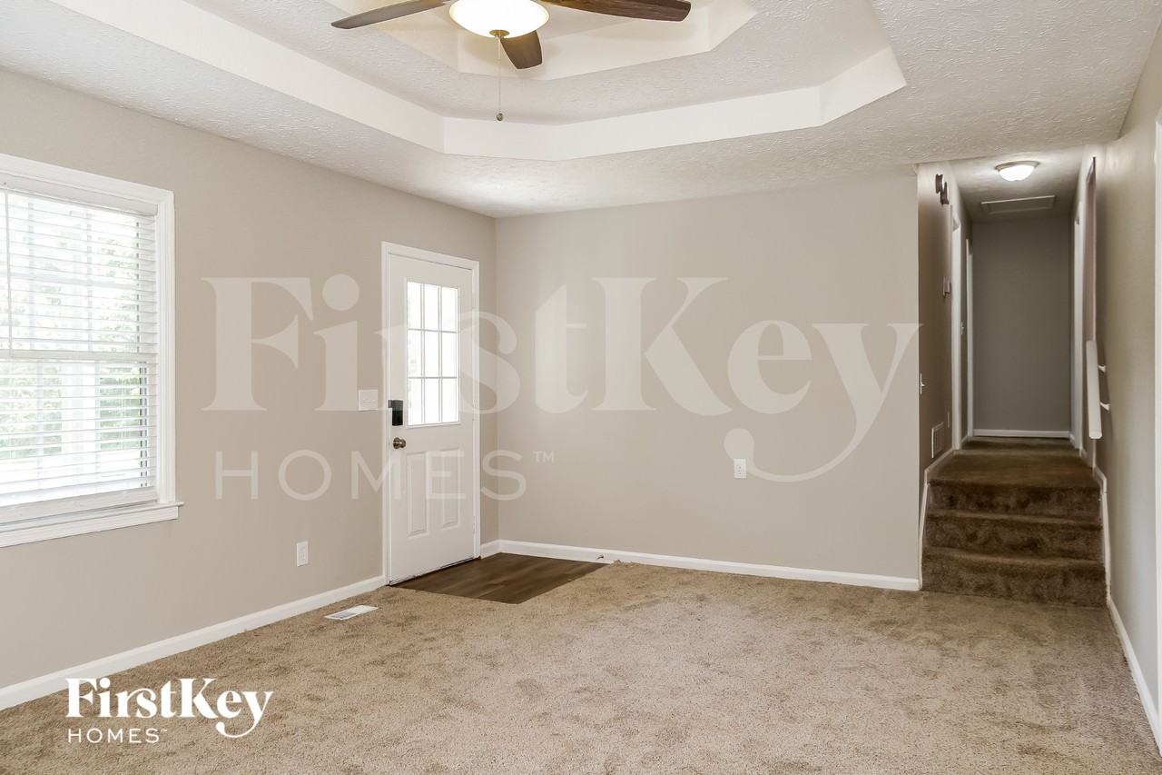 127 Mcwhirter Pl - Photo 4 of 15