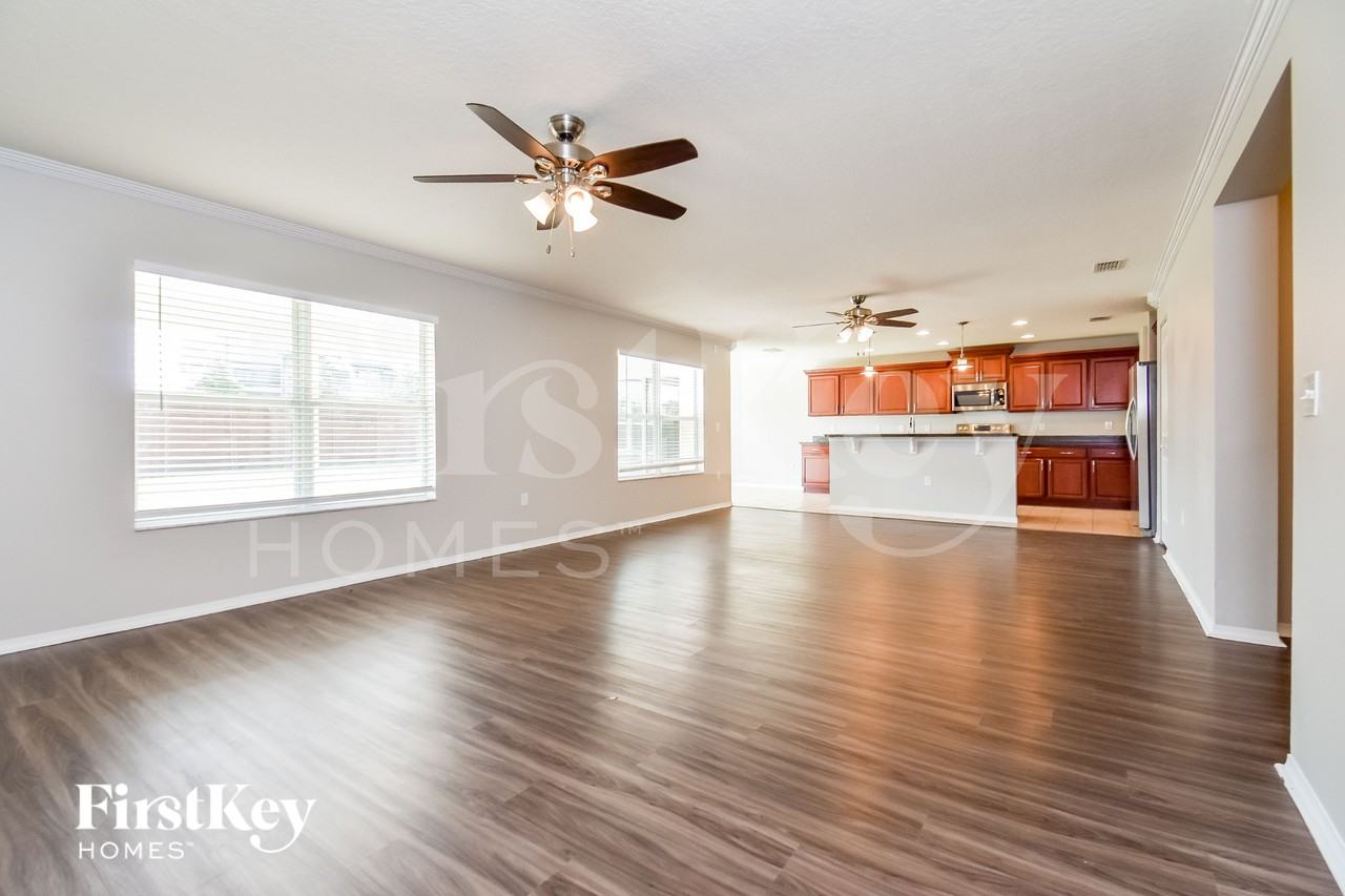 13509 Laranja St - Photo 3 of 19