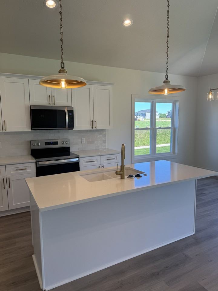 200 W Agnes Dr #1 - Photo 3 of 24