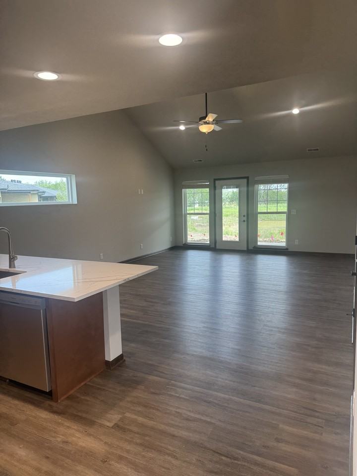 101 W Ida Ln #1 - Photo 2 of 16