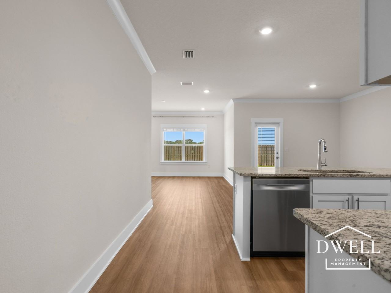 1009 Hayward Loop #1 - Photo 6 of 41