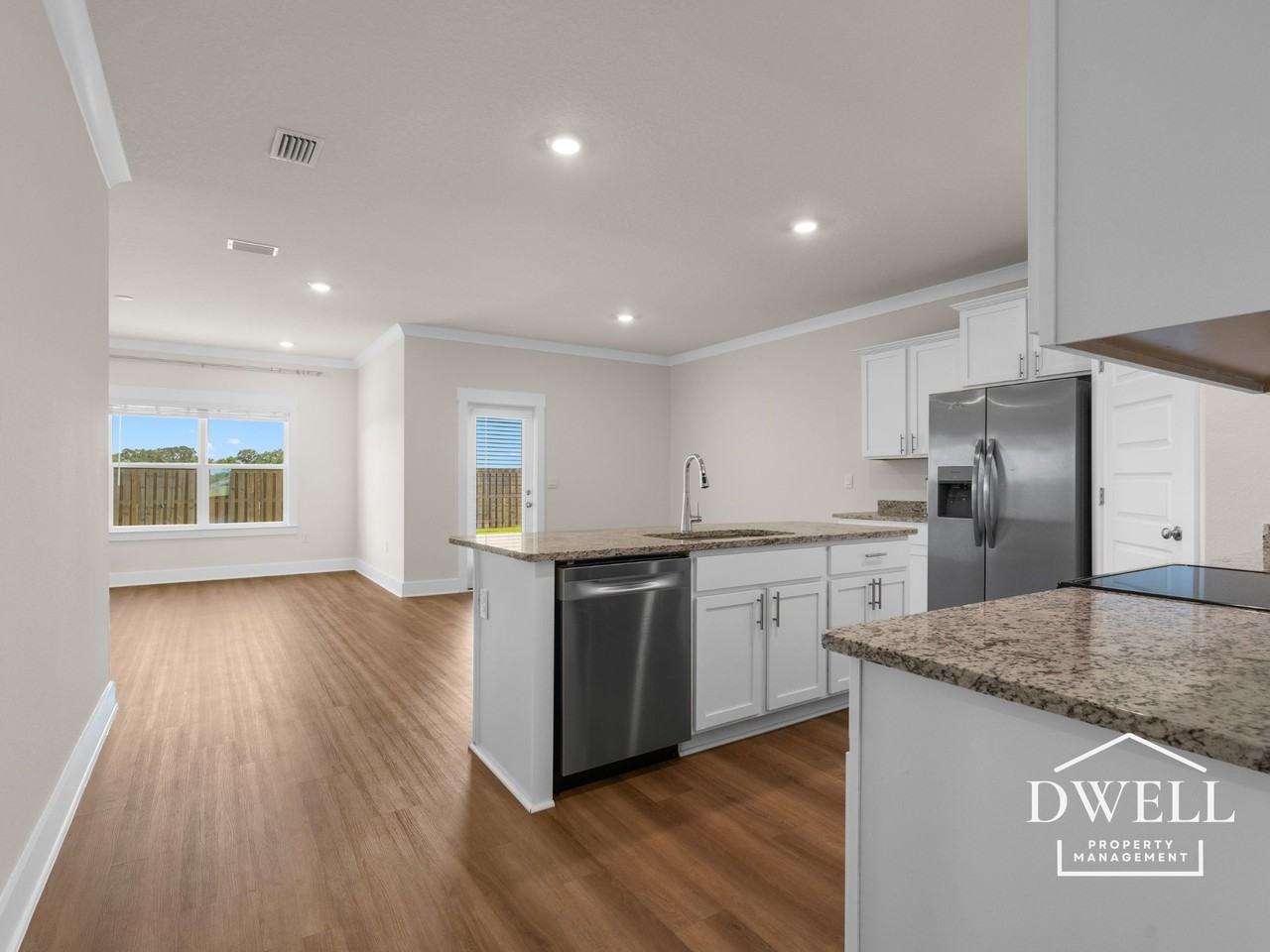 1009 Hayward Loop #1 - Photo 7 of 41