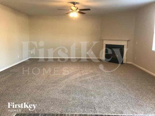 6712 Blackwood Ln - Photo 3 of 10