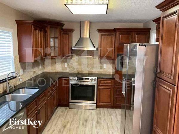207 Willowbay Ridge St - Photo 4 of 11