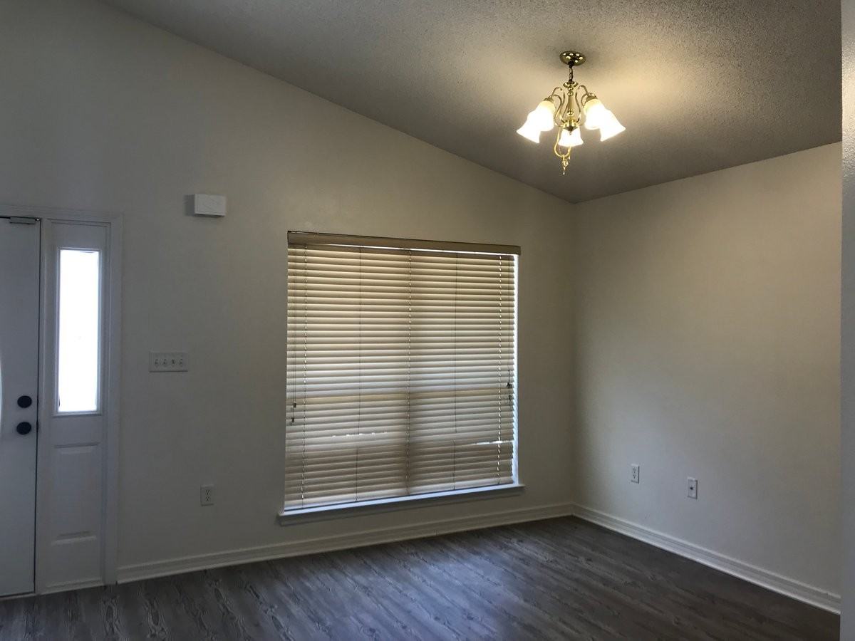713 Marsh Harbor Dr - Photo 3 of 18