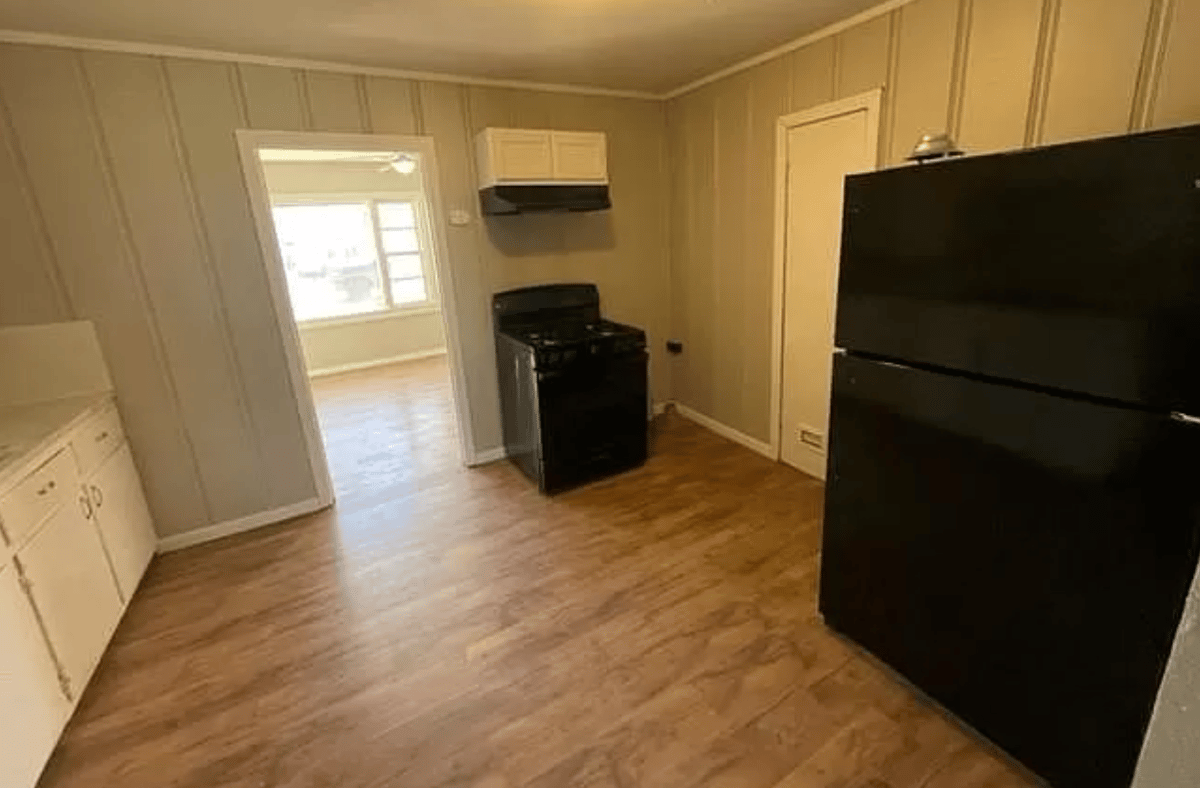 1136 E Sunset St - Photo 3 of 10