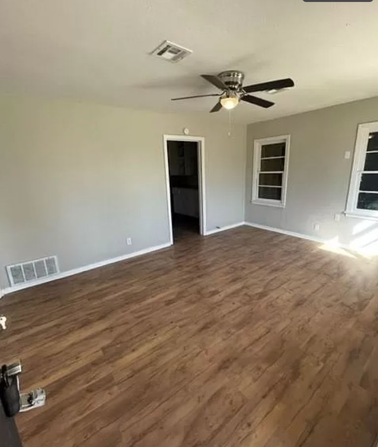 1136 E Sunset St - Photo 4 of 10