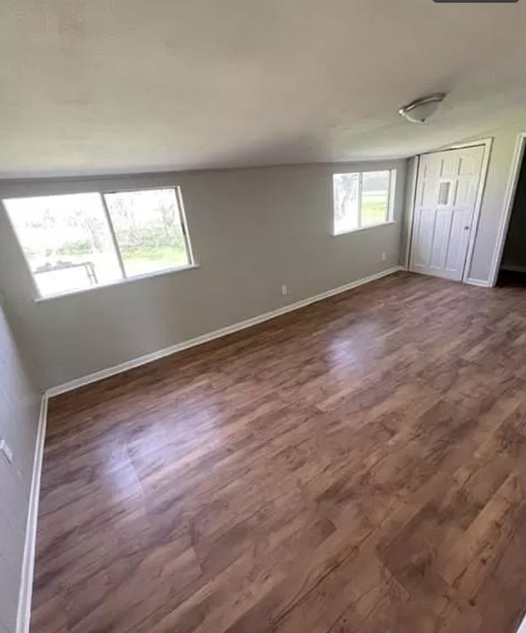 1136 E Sunset St - Photo 5 of 10