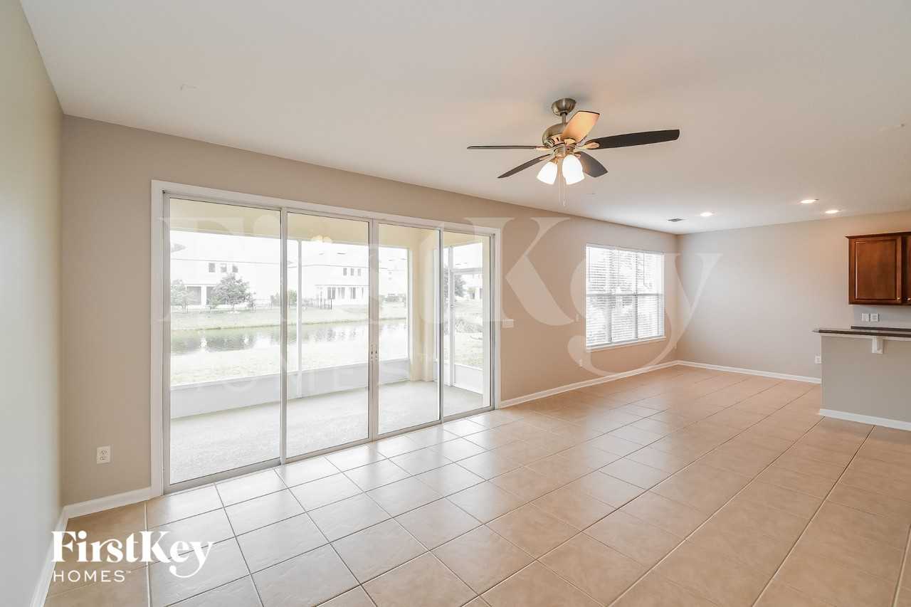 8327 Highgate Dr - Photo 3 of 16