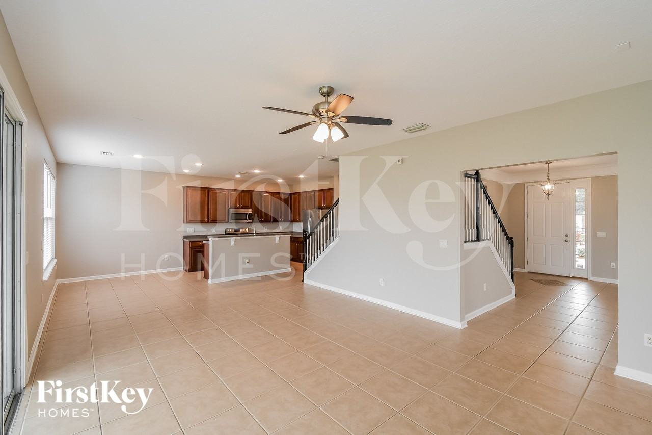 8327 Highgate Dr - Photo 4 of 16