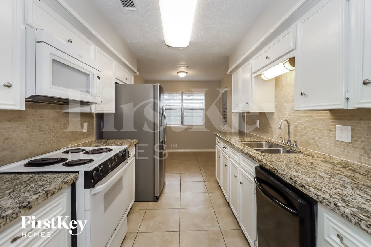 10022 Sweet Gum Ln - Photo 6 of 16