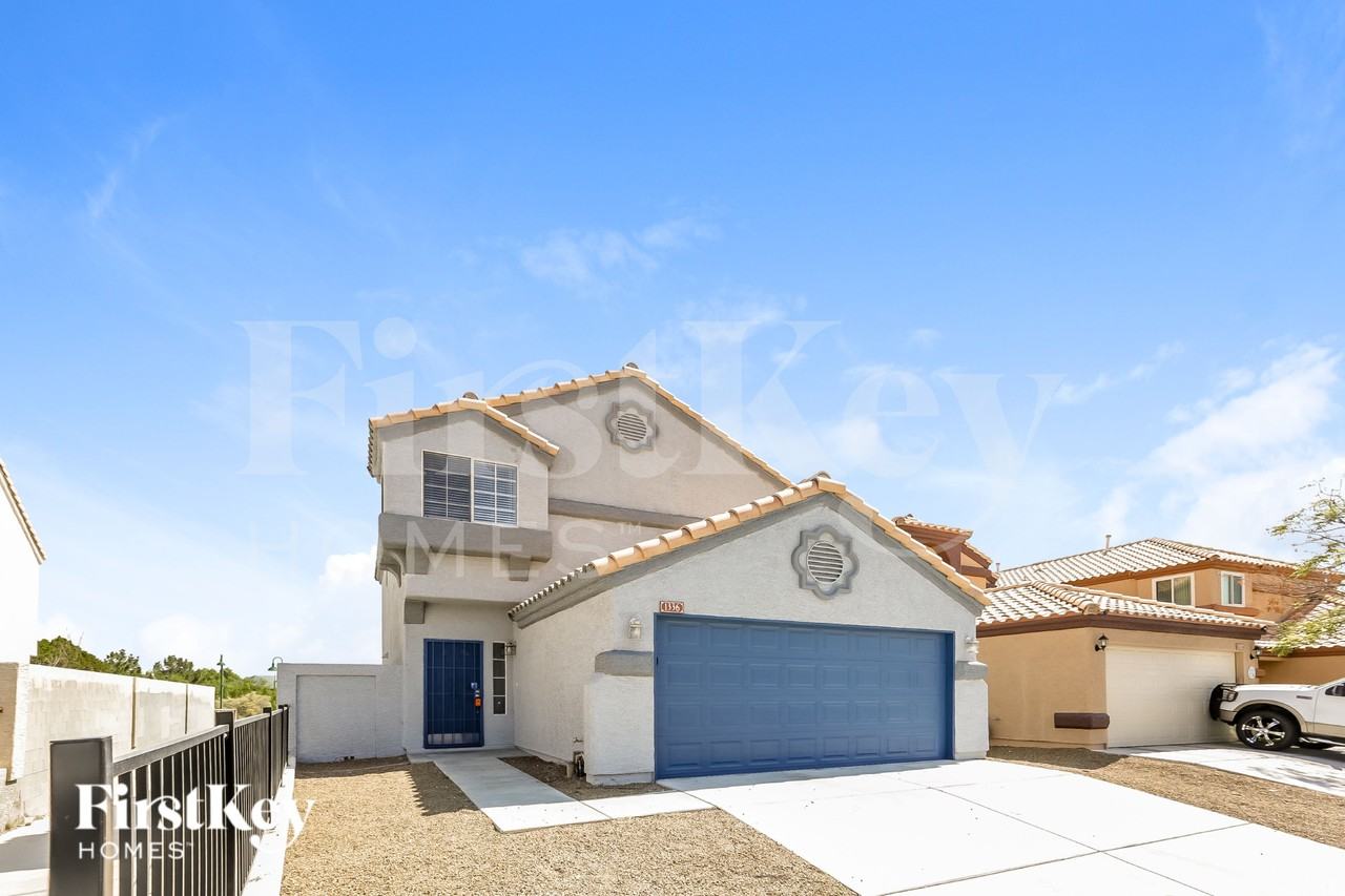 1336 Pacific Terrace Dr - Photo 2 of 15