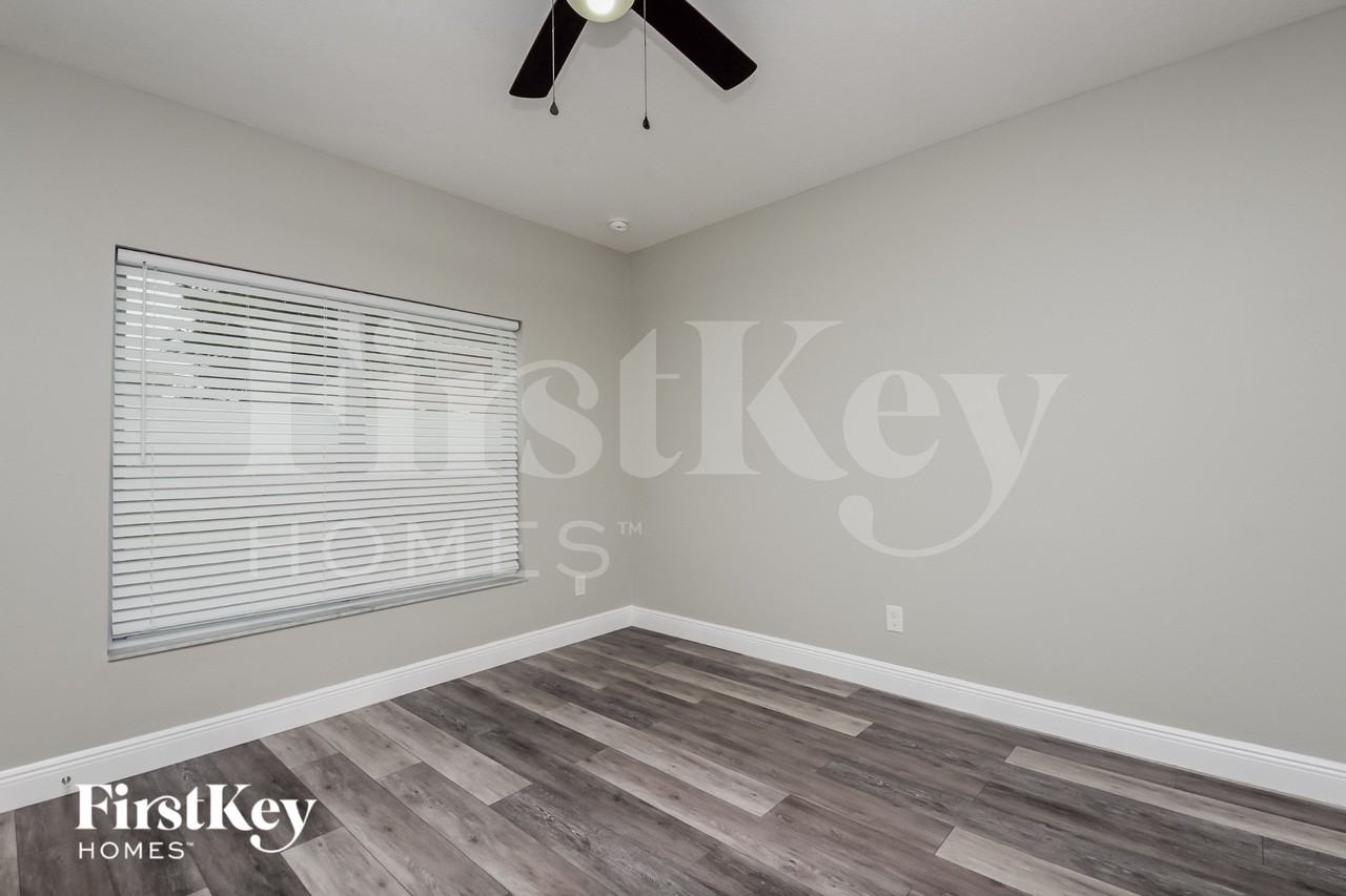 347 Ironwood Dr - Photo 3 of 19
