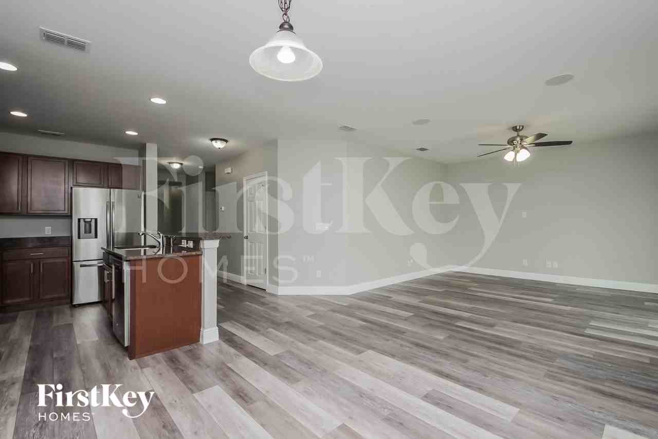 347 Ironwood Dr - Photo 6 of 19