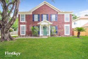 featured image of 4004 Ashwood Dr