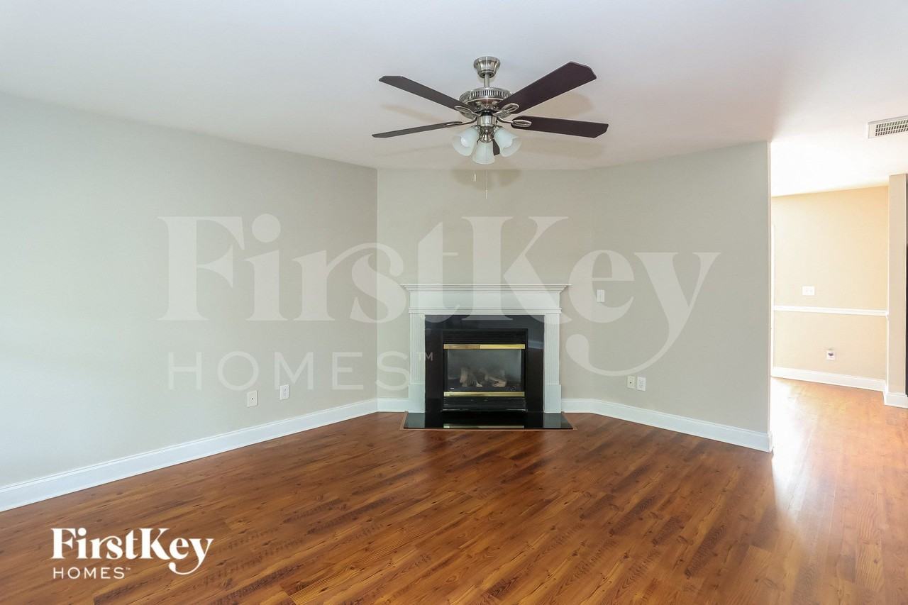 3632 Larkhaven Village Dr - Photo 4 of 15
