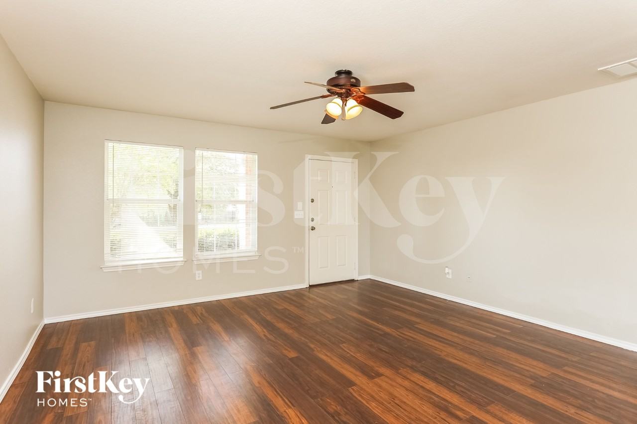 9231 Dublin Hts - Photo 4 of 16