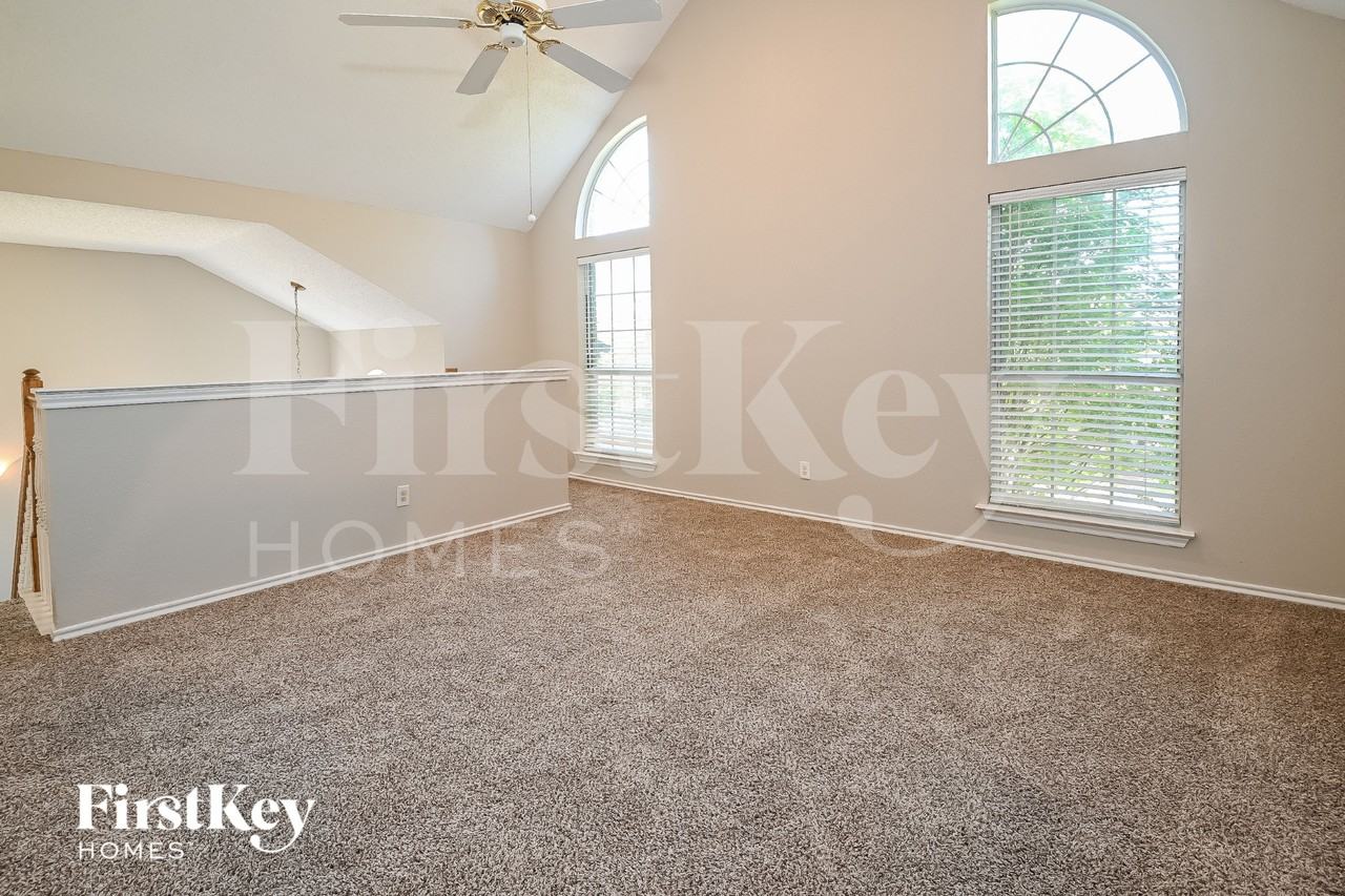 2210 Meadowstone Dr - Photo 6 of 16