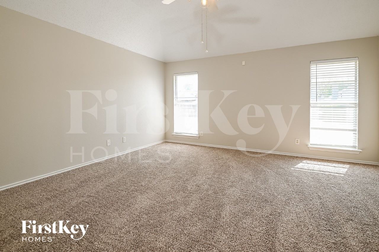 2210 Meadowstone Dr - Photo 7 of 16