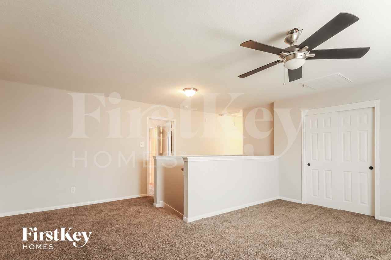 7223 Foxcrest Ln - Photo 6 of 16