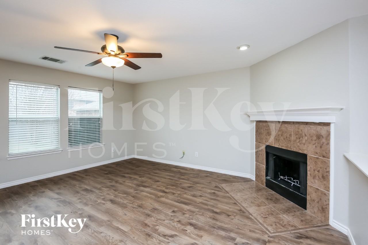 12600 Panorama Dr - Photo 4 of 16