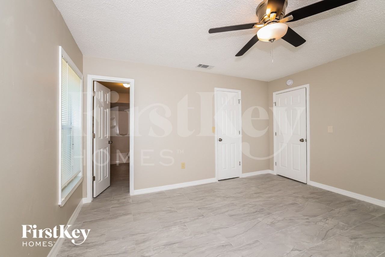 724 Dromedary Dr - Photo 7 of 16