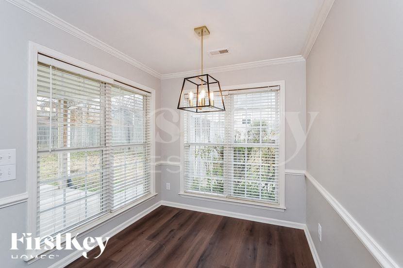 609 Camden Cove Ln - Photo 4 of 15