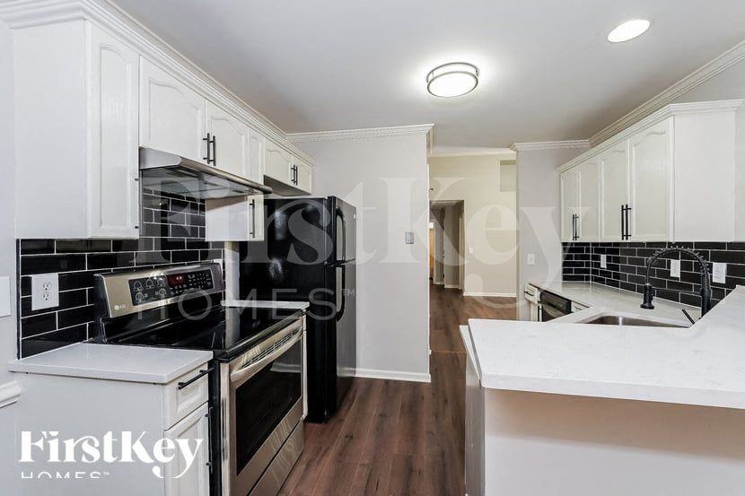 609 Camden Cove Ln - Photo 6 of 15