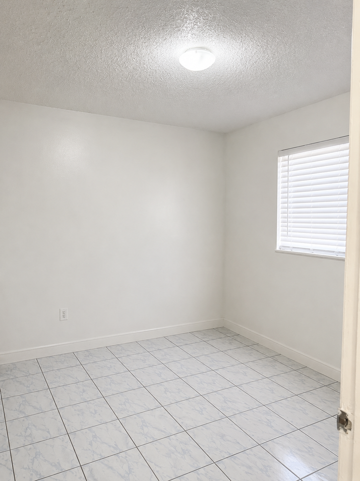 Westland Manor - Photo 4 of 14