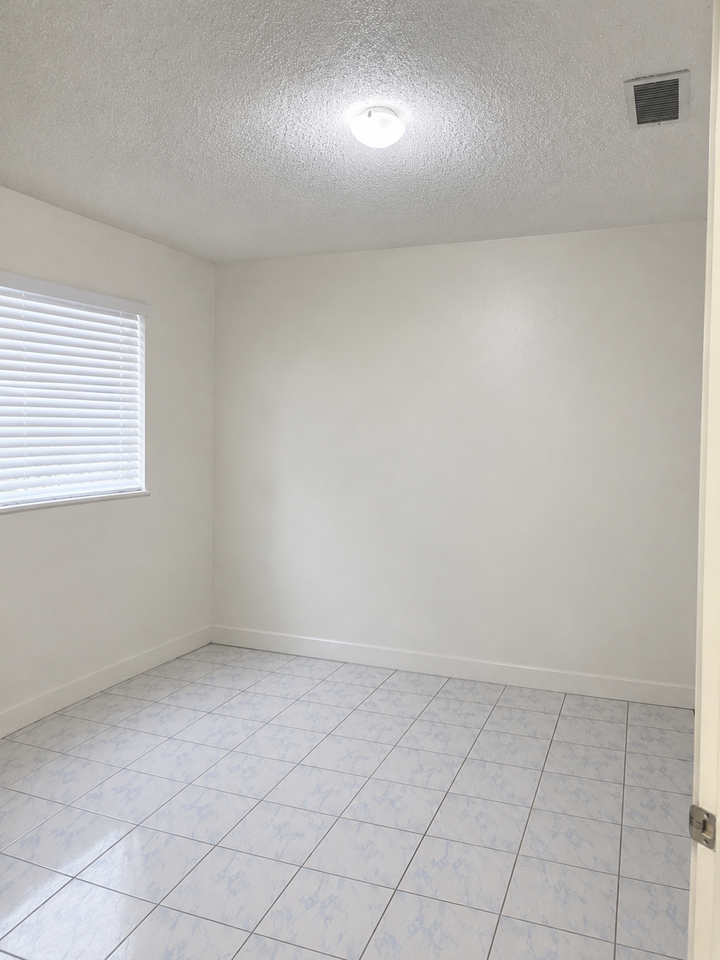 Westland Manor - Photo 5 of 14