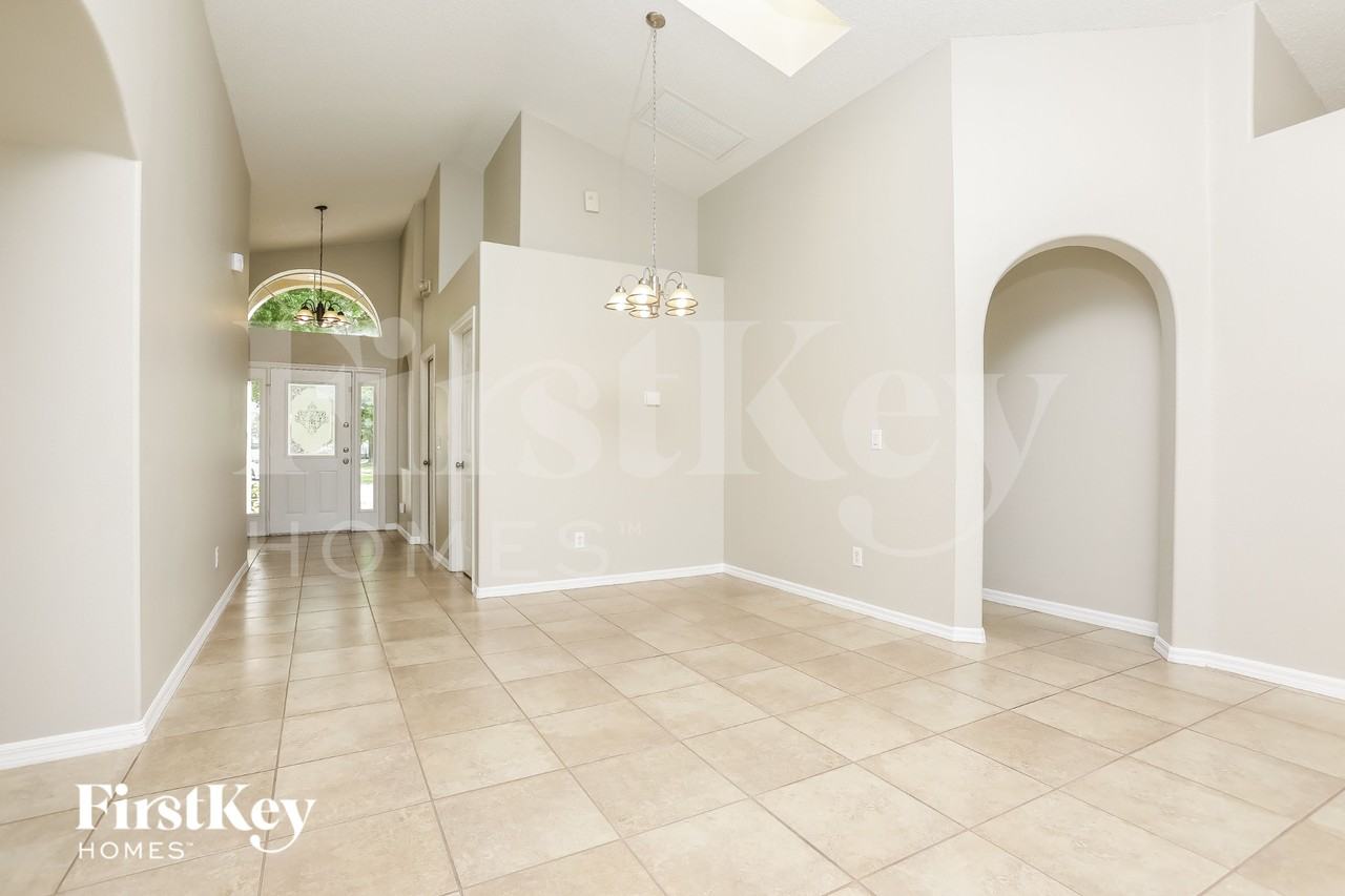2693 Autumn Creek Cir - Photo 3 of 16