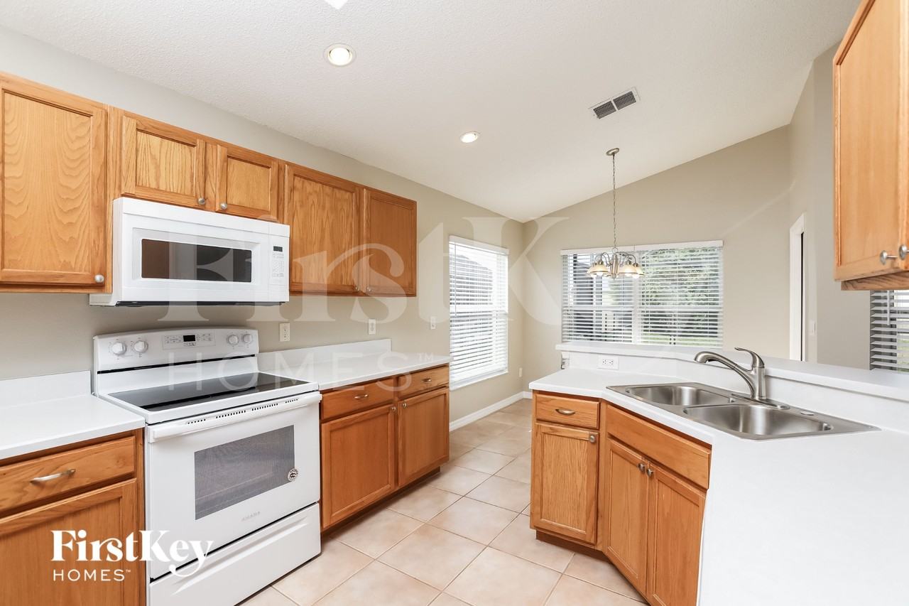 2693 Autumn Creek Cir - Photo 6 of 16
