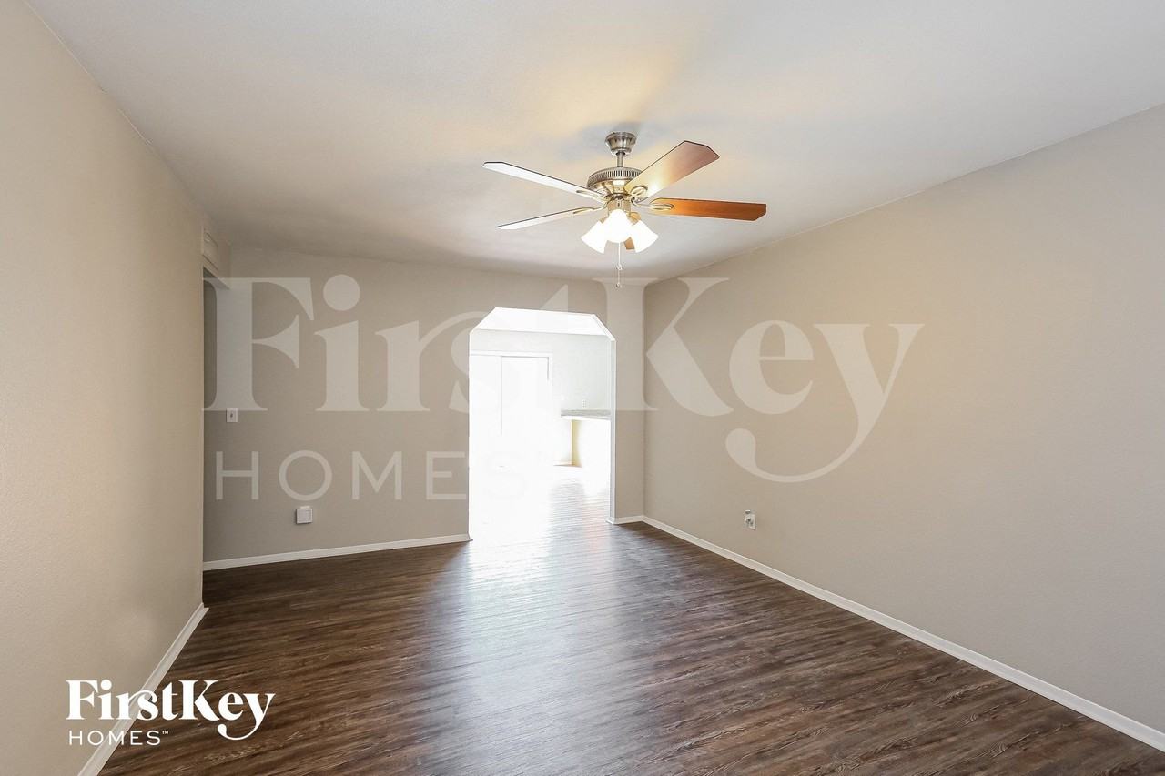 6935 W Palo Verde Ave - Photo 2 of 18