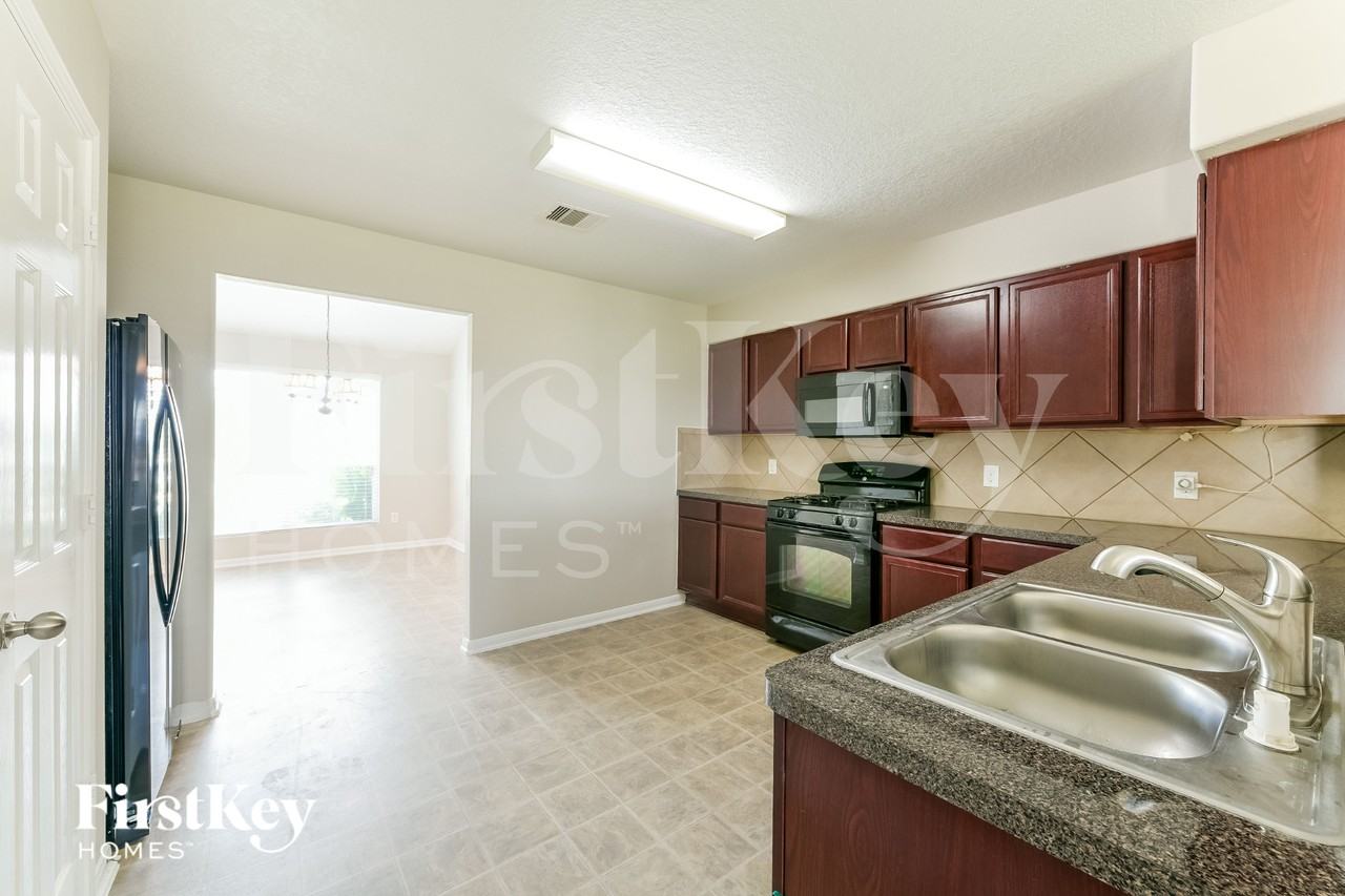 9909 Hyacinth Way - Photo 5 of 15
