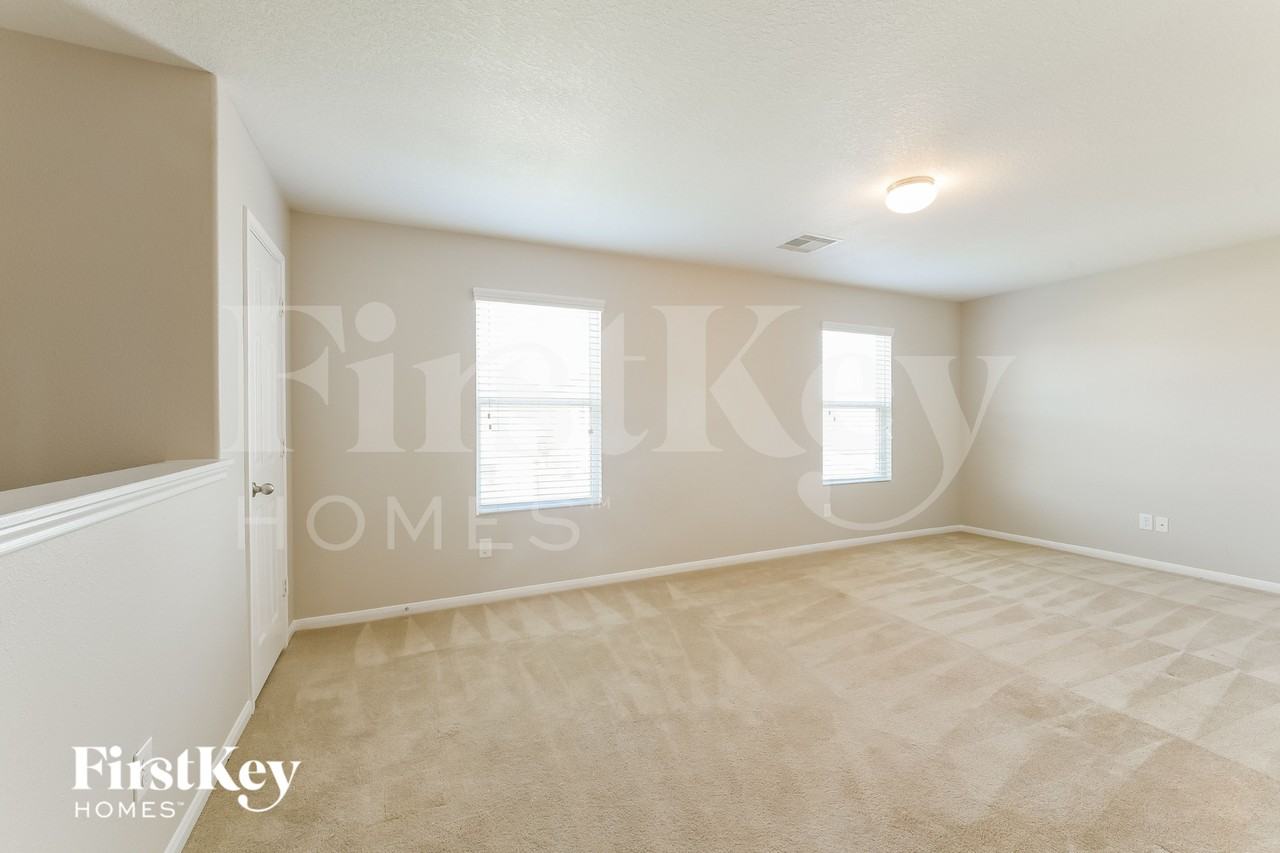 9909 Hyacinth Way - Photo 7 of 15