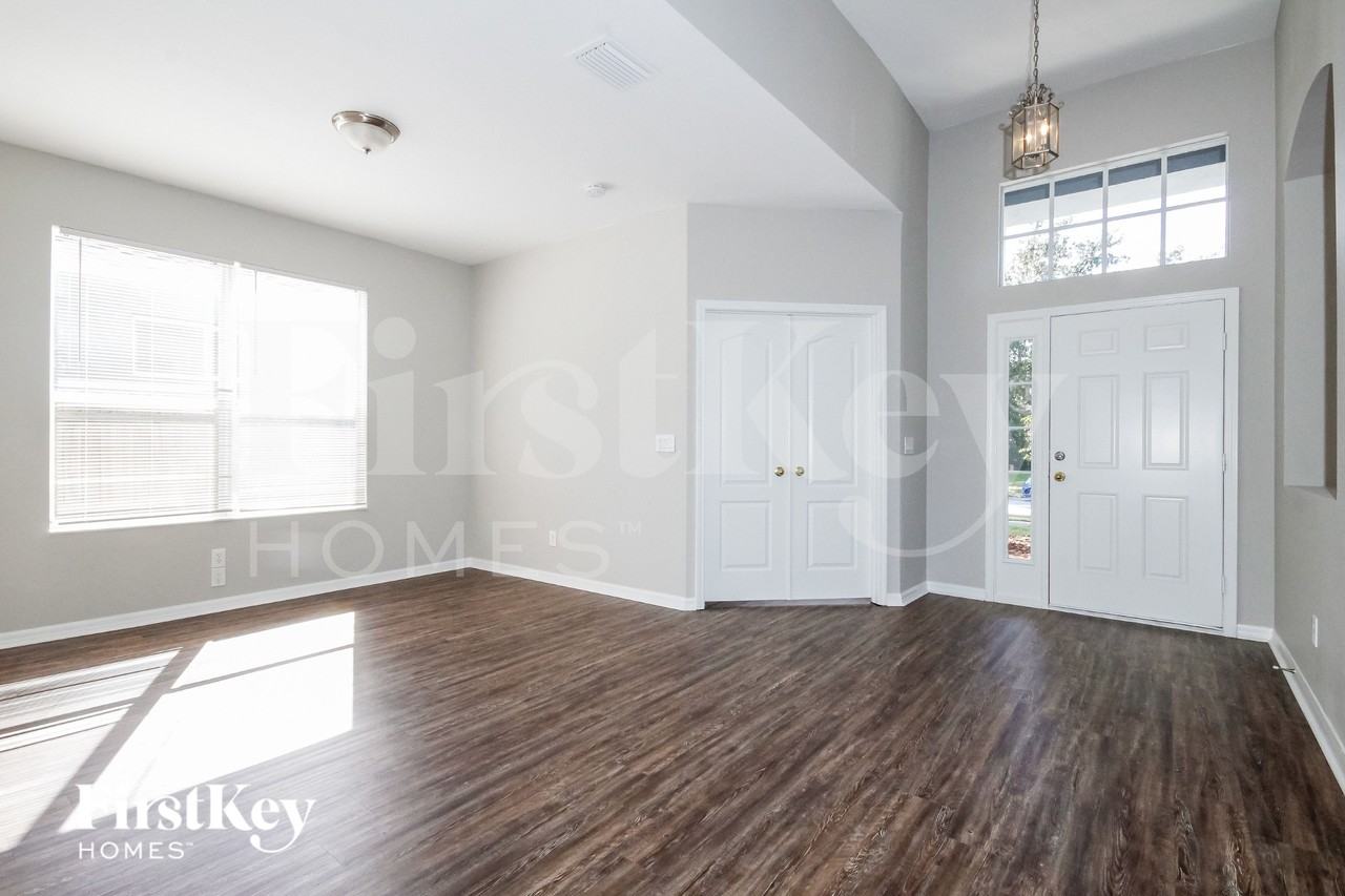 8719 Sandy Plains Dr - Photo 3 of 16