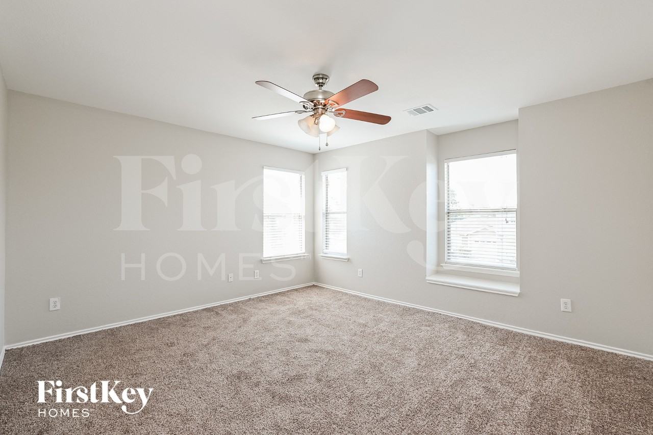 8143 Chancewood Ln - Photo 6 of 16