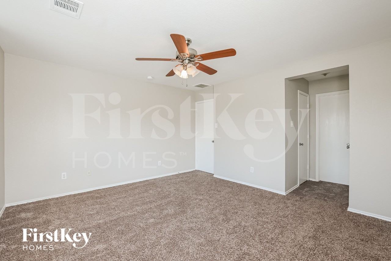 8143 Chancewood Ln - Photo 7 of 16