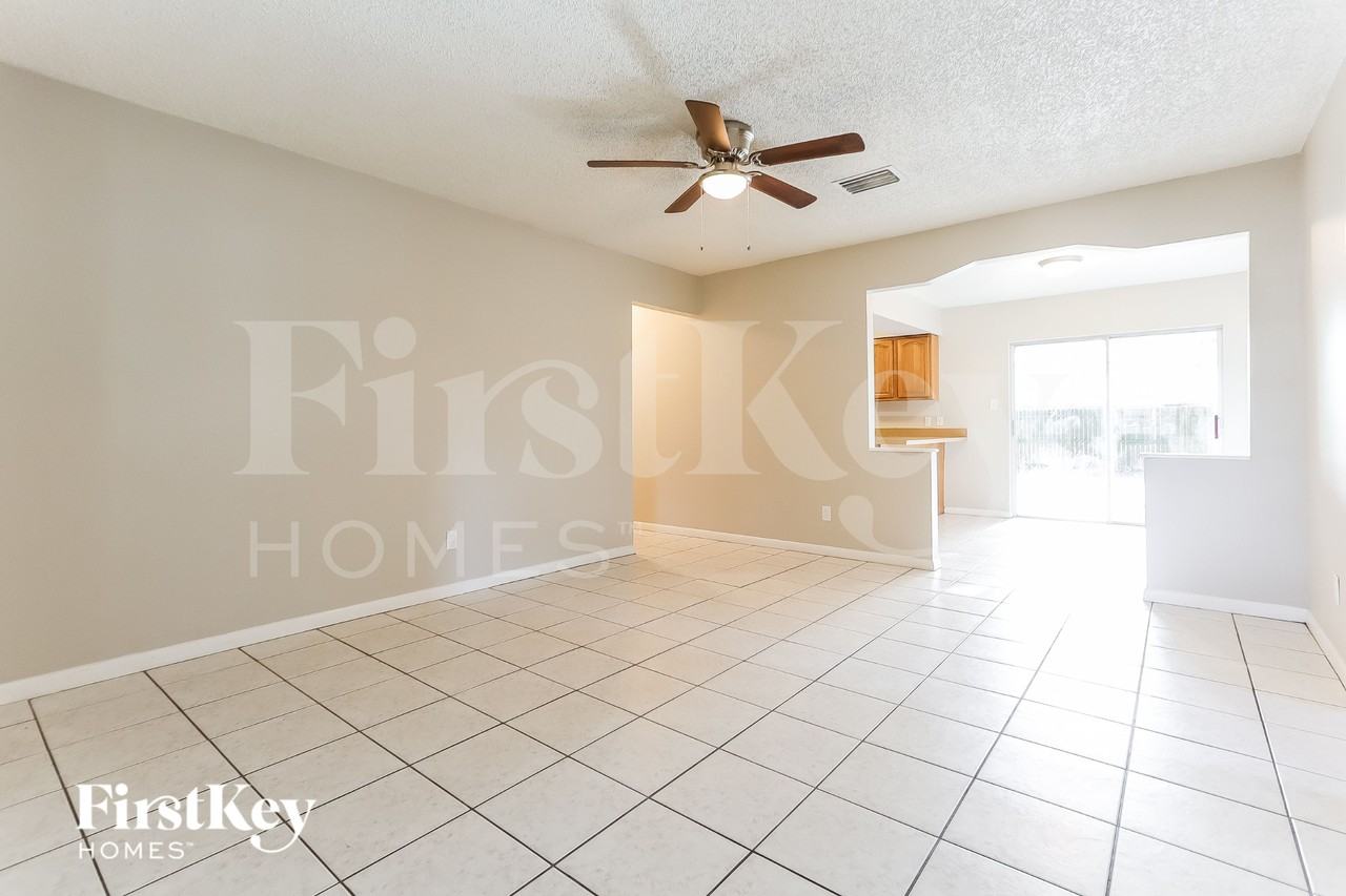 802 Briarcliff Dr - Photo 4 of 17