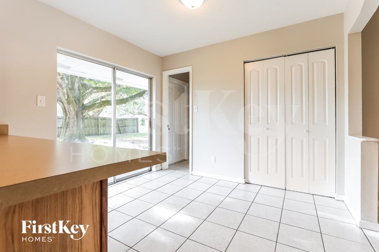 802 Briarcliff Dr - Photo 5 of 17