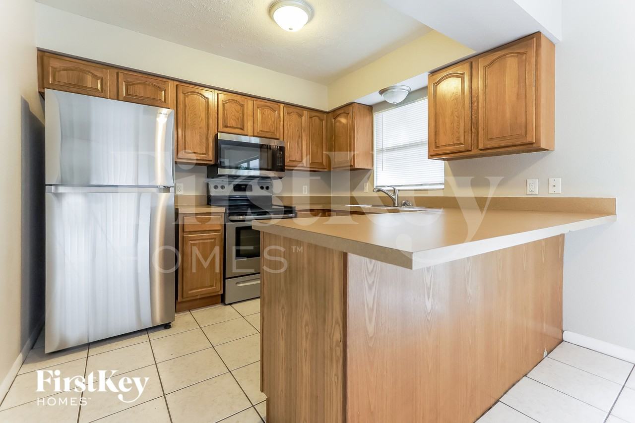 802 Briarcliff Dr - Photo 6 of 17